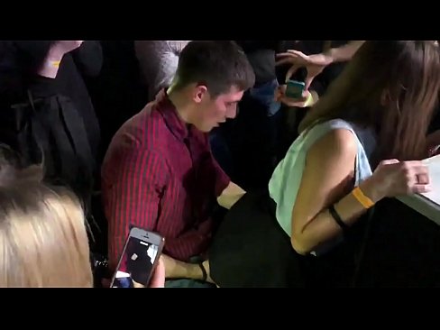 ❤️ Skutočný sex v ruskom nočnom klube. 18-ročné ruské dievča v análnom otvore a vagíne jebané v nočnom klube Porno na sk.xxxlfv.top